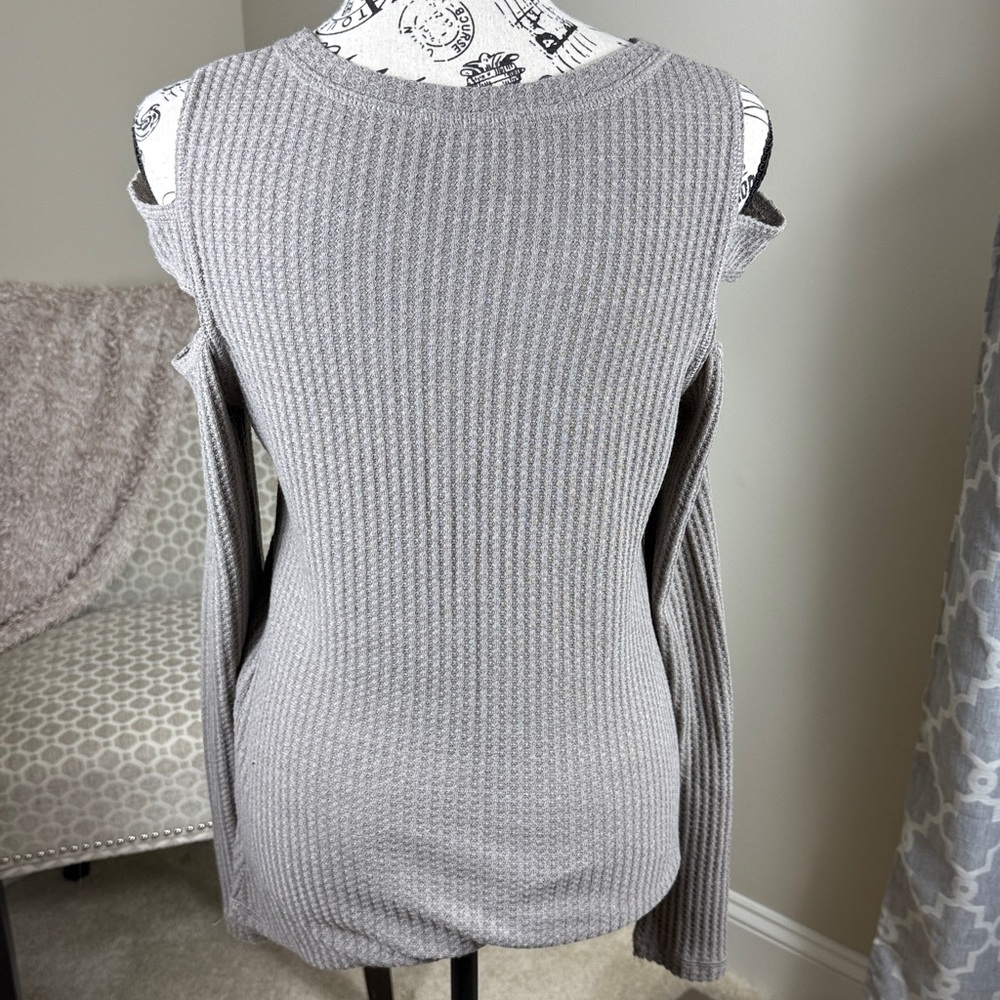 Bear Dance Textured Knit Top - Picture 4 of 7